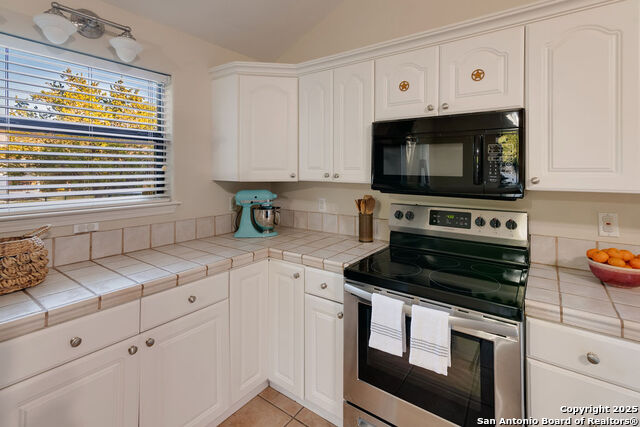 Listing photo id 6 for 445 Scenic Hills