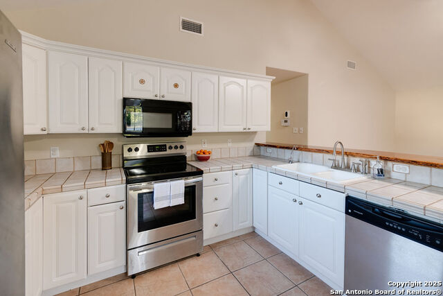 Listing photo id 7 for 445 Scenic Hills