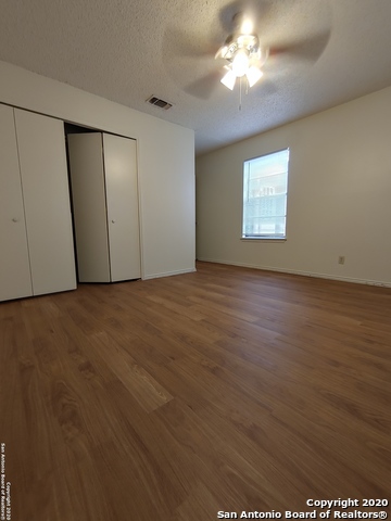 Image 11 of 13 For 8714 Welles Harbor