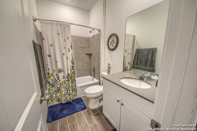 Listing photo id 8 for 6037 Cerulean