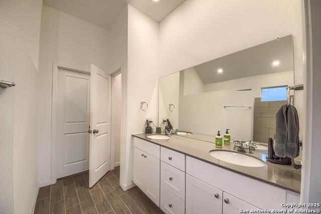 Listing photo id 23 for 6037 Cerulean