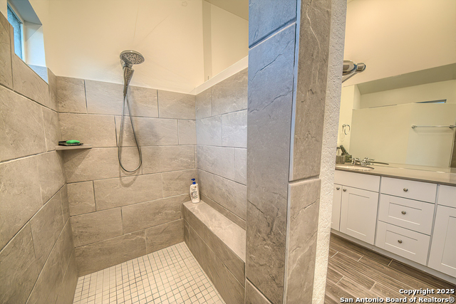 Listing photo id 24 for 6037 Cerulean