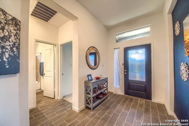 Listing photo id 3 for 6037 Cerulean