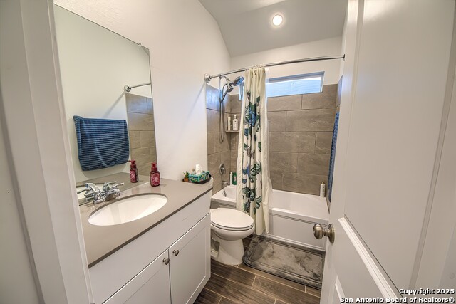 Listing photo id 5 for 6037 Cerulean