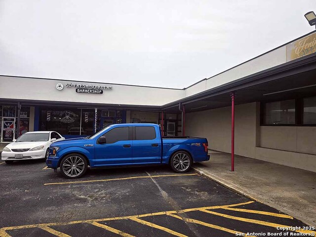 Listing photo id 0 for 1002 Donaldson Ave