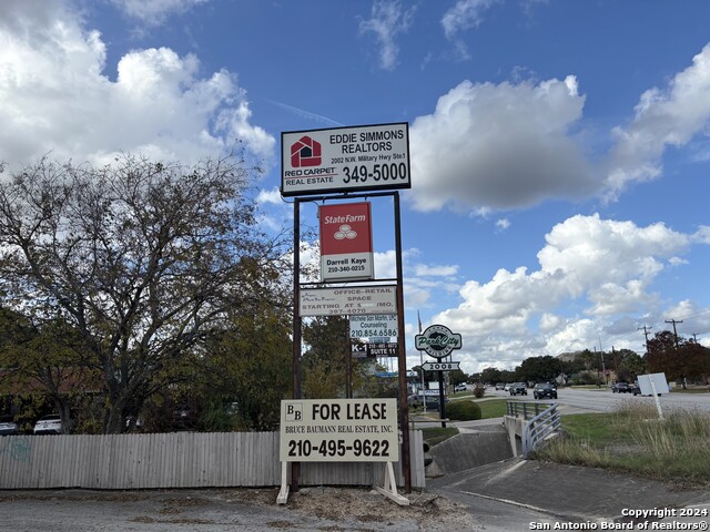 Listing photo id 2 for 2002 Nw Military