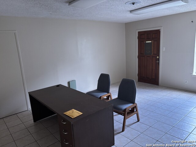 Listing photo id 3 for 2002 Nw Military