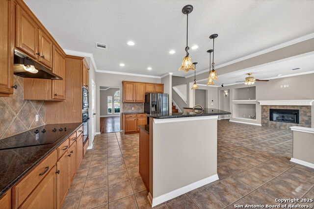 Image 17 of 39 For 1018 Peg Oak