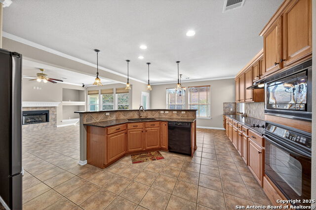 Image 18 of 39 For 1018 Peg Oak