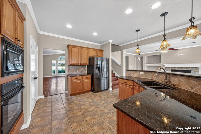 Image 21 of 39 For 1018 Peg Oak