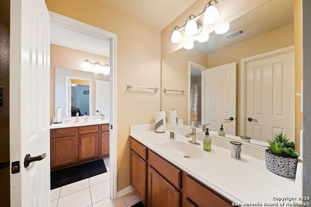 Image 35 of 39 For 1018 Peg Oak