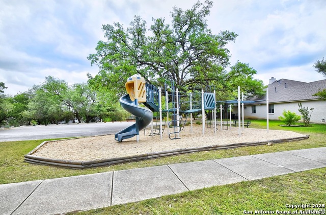 Image 37 of 39 For 1018 Peg Oak