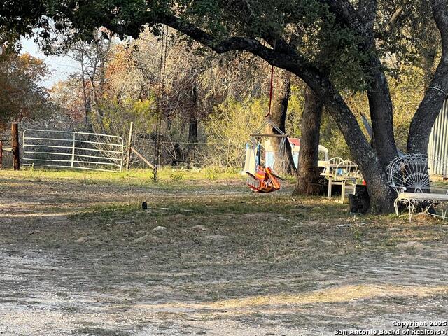 Image 19 of 35 For 735 Hume  