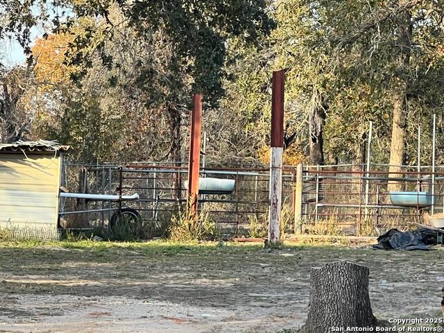 Image 34 of 35 For 735 Hume  