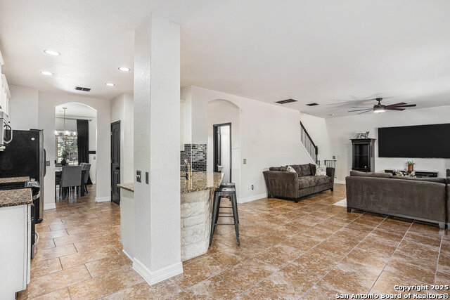 Listing photo id 10 for 1307 Alaskan Wolf