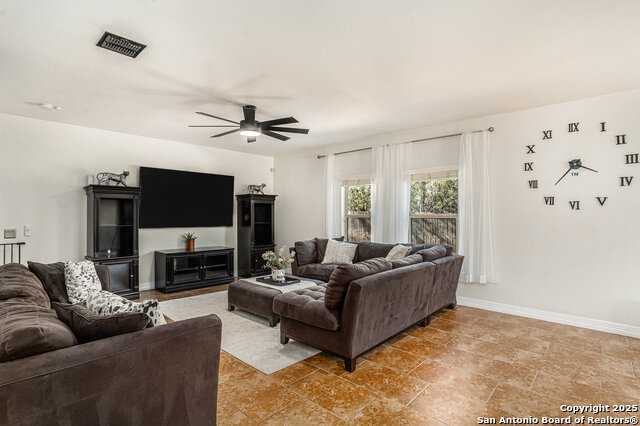 Listing photo id 12 for 1307 Alaskan Wolf