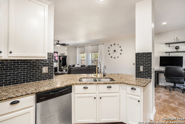 Listing photo id 13 for 1307 Alaskan Wolf