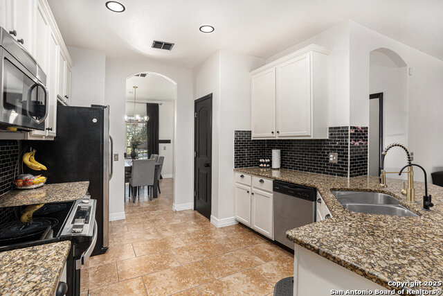 Listing photo id 14 for 1307 Alaskan Wolf