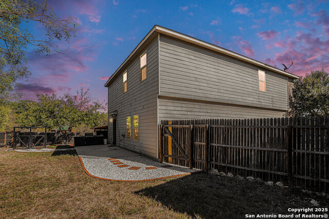 Listing photo id 39 for 1307 Alaskan Wolf