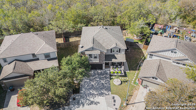 Listing photo id 41 for 1307 Alaskan Wolf