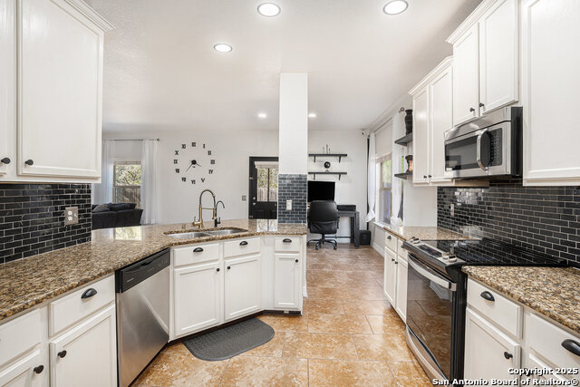 Listing photo id 3 for 1307 Alaskan Wolf