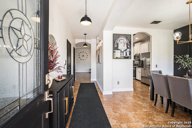 Listing photo id 4 for 1307 Alaskan Wolf