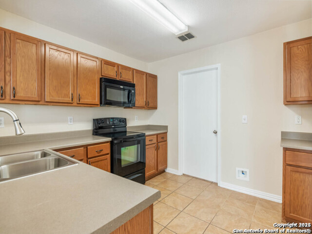 Listing photo id 5 for 12226 Autumn Cherry