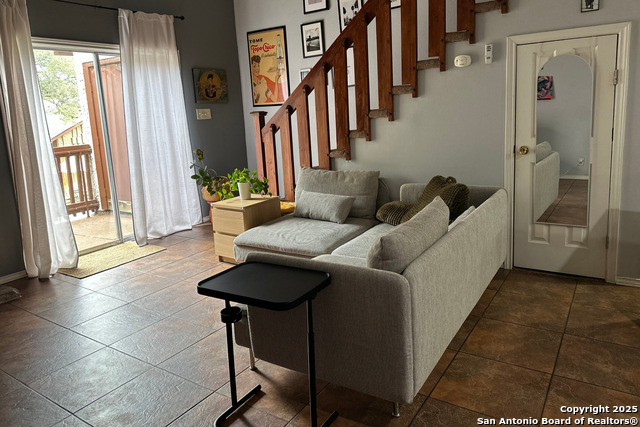 Image 14 of 20 For 10527 Perrin Beitel  B204