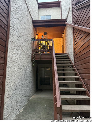 Image 2 of 20 For 10527 Perrin Beitel  B204