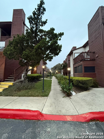 Image 4 of 20 For 10527 Perrin Beitel  B204