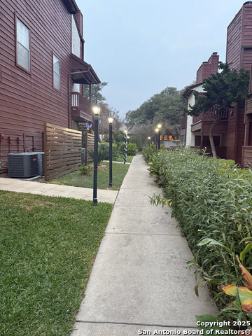 Image 5 of 20 For 10527 Perrin Beitel  B204