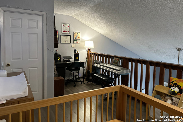 Image 9 of 20 For 10527 Perrin Beitel  B204