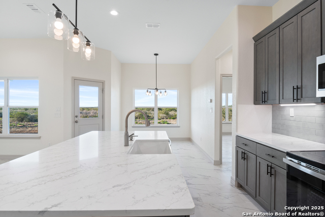 Listing photo id 9 for 59 Legend Hills Rd