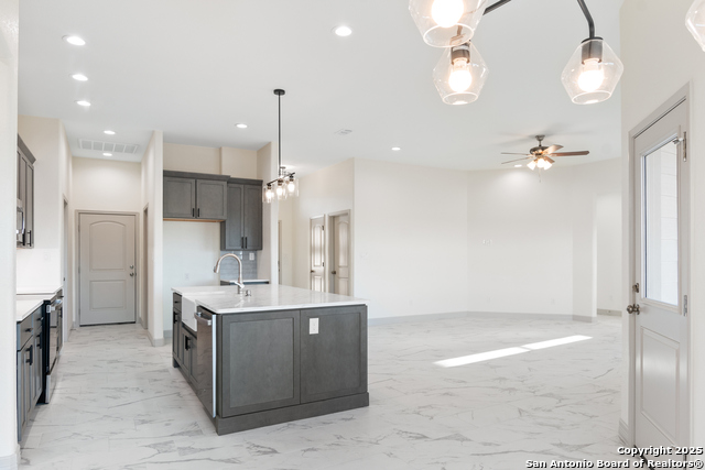 Listing photo id 11 for 59 Legend Hills Rd