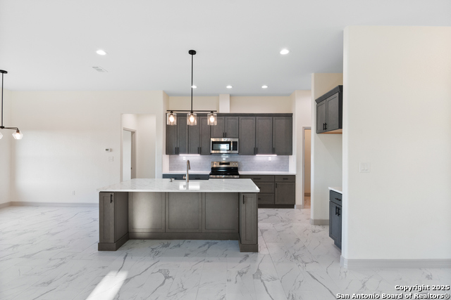 Listing photo id 4 for 59 Legend Hills Rd