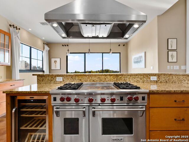 Listing photo id 11 for 16168 Revello Drive