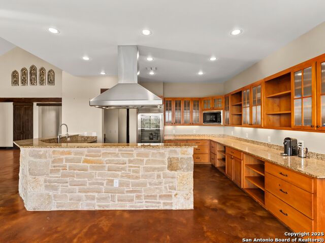 Listing photo id 13 for 16168 Revello Drive