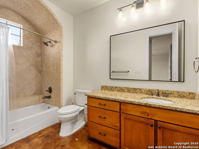 Listing photo id 25 for 16168 Revello Drive