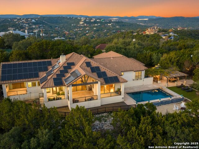 Listing photo id 31 for 16168 Revello Drive