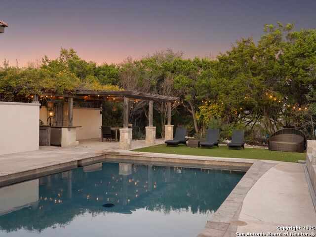 Listing photo id 33 for 16168 Revello Drive