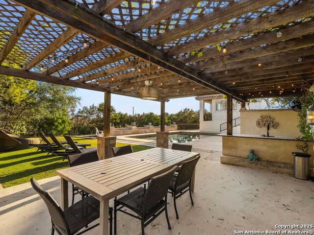 Listing photo id 35 for 16168 Revello Drive