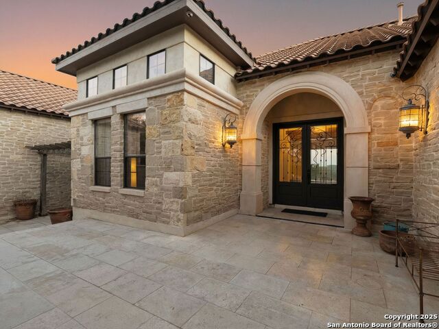 Listing photo id 2 for 16168 Revello Drive