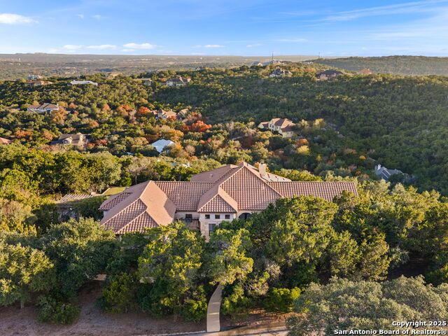 Listing photo id 4 for 16168 Revello Drive