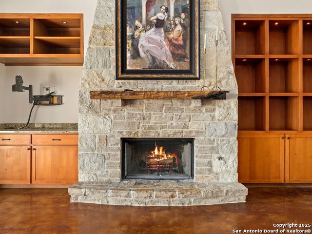 Listing photo id 6 for 16168 Revello Drive