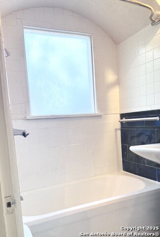 Image 10 of 16 For 409 Lynwood W 4