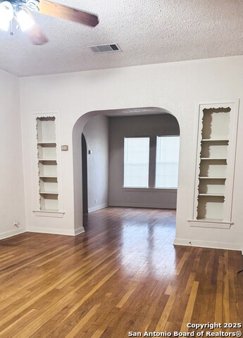 Image 3 of 16 For 409 Lynwood W 4