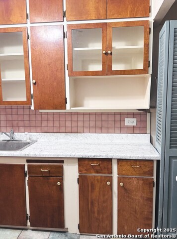 Image 6 of 16 For 409 Lynwood W 4