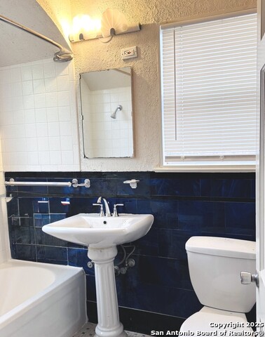 Image 9 of 16 For 409 Lynwood W 4