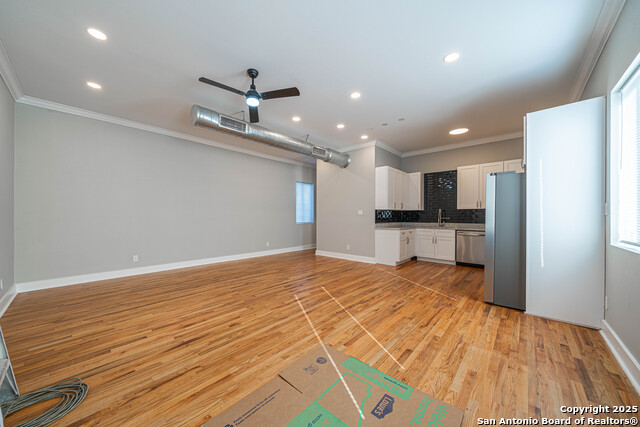 Image 6 of 48 For 118 Clark Ave