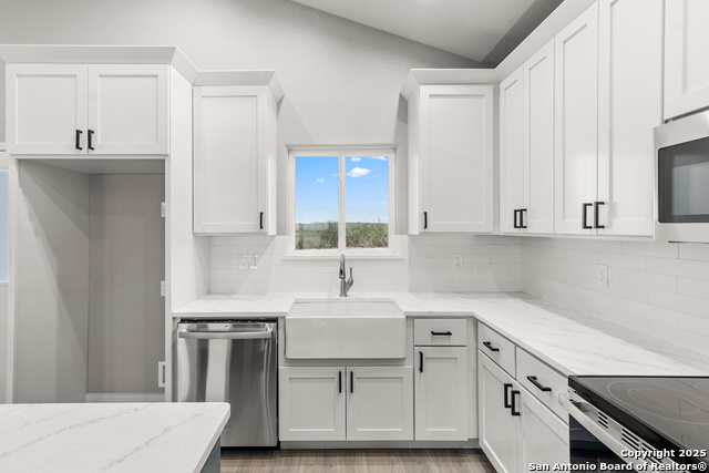 Listing photo id 11 for 59 Greystone Hills